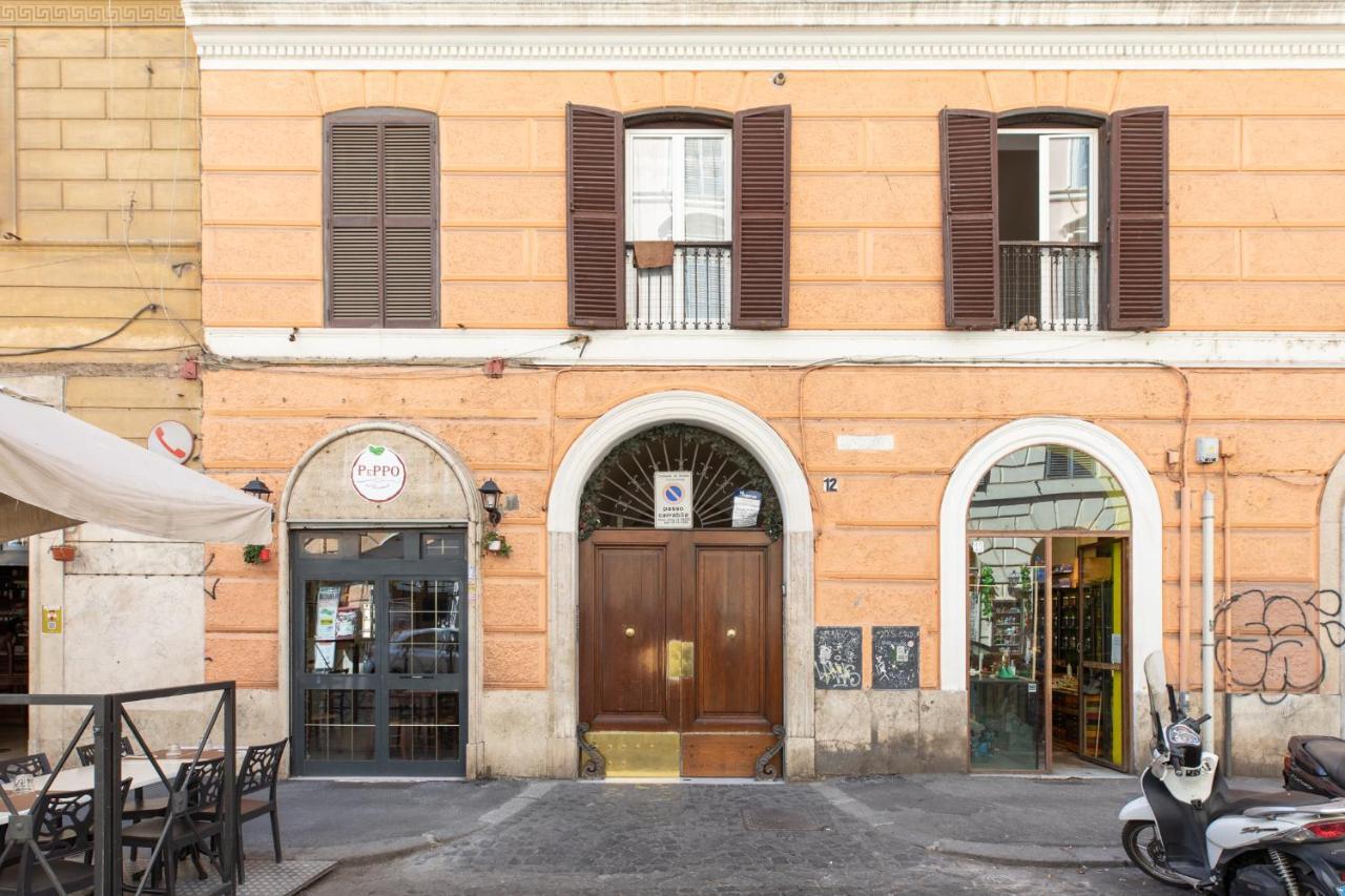 Iflat A Sparkle Of Red In Trastevere Rome Buitenkant foto