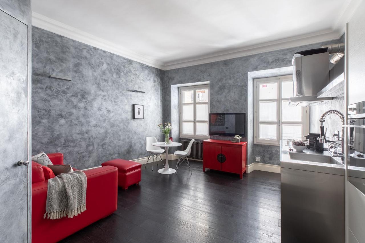 Iflat A Sparkle Of Red In Trastevere Rome Buitenkant foto